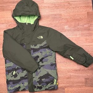 The North Face boys small size 7/8 ski snow jacket green graphic camp print